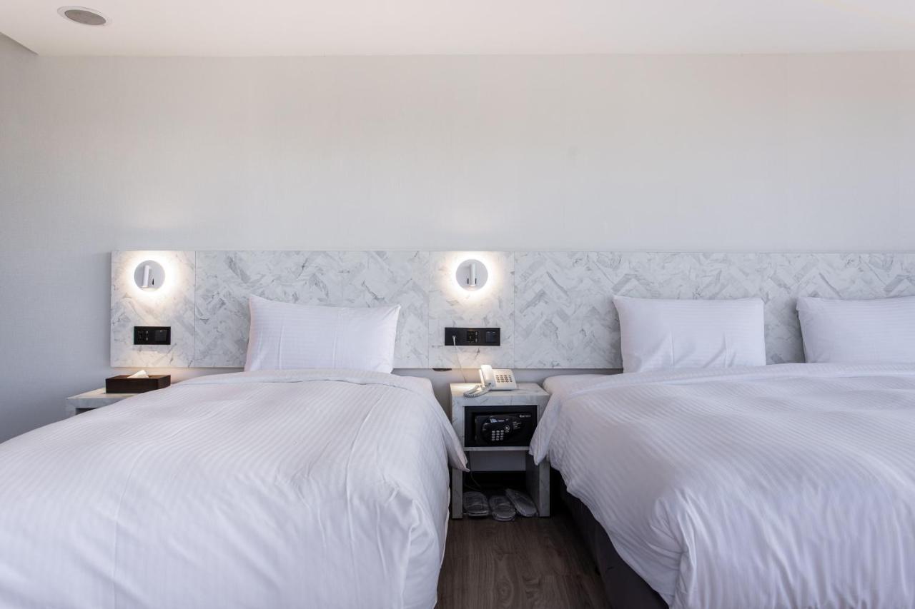 Hub Hotel - Songshan Airport Branch Taipei Exterior photo